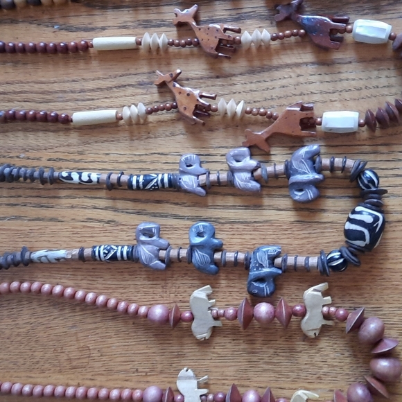 4 TRIBAL/AFRICAN CARVED WOOD & STONE NECKLACES - Picture 3 of 10